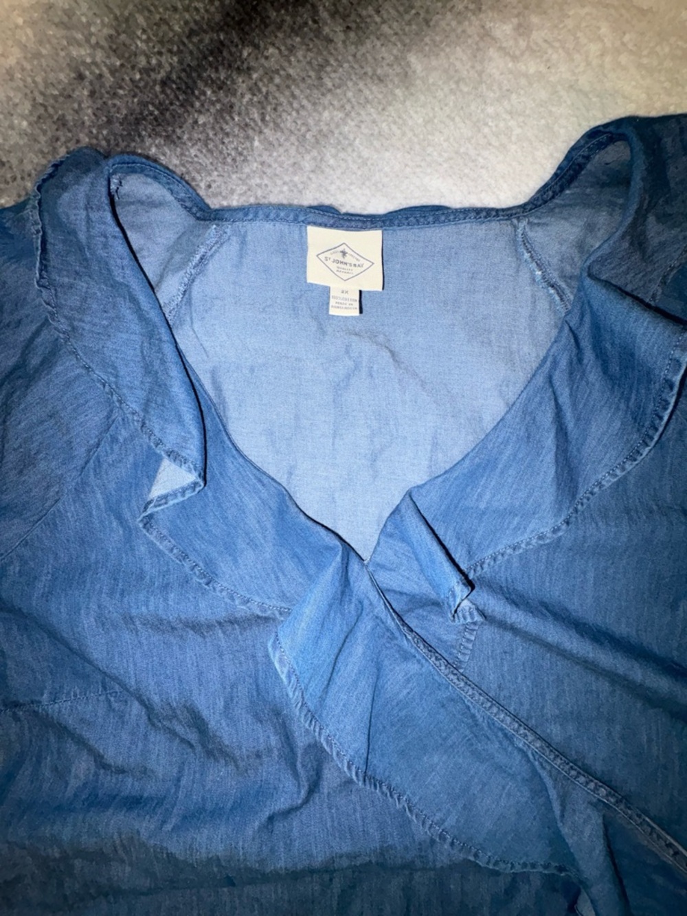 (A10) St. John's Bay Plus 2X Blue Chambray‎ Wrap Top Flutter Sleeve Denim Blouse - Picture 7 of 10